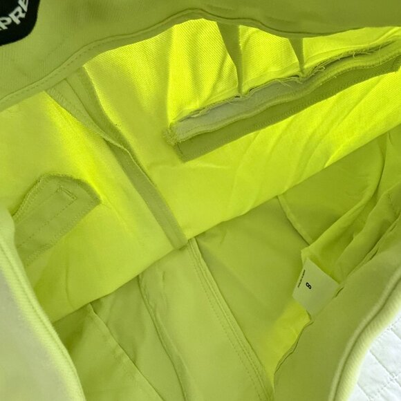 Express Womens Stylist Super High Rise Lime Green Shorts Size 8 62% Polyester & - Picture 9 of 13